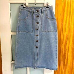 Women’s H/G Jean skirt.